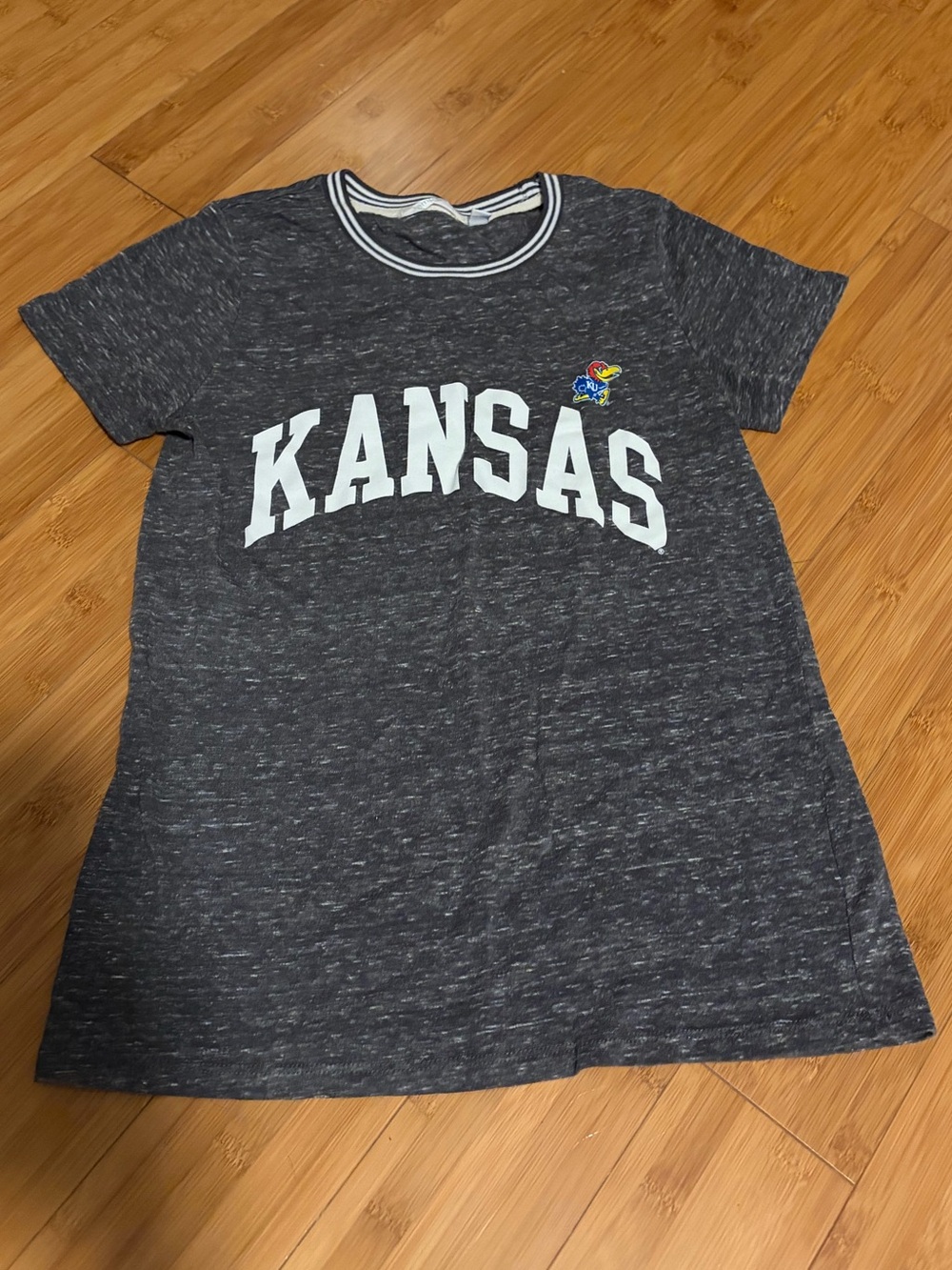 Kansas Graphic women’s Tee - Charcoal